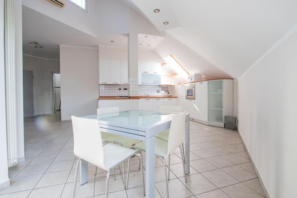 Loft Eugenio - *Large And Bright Apartment* Turin Bagian luar foto