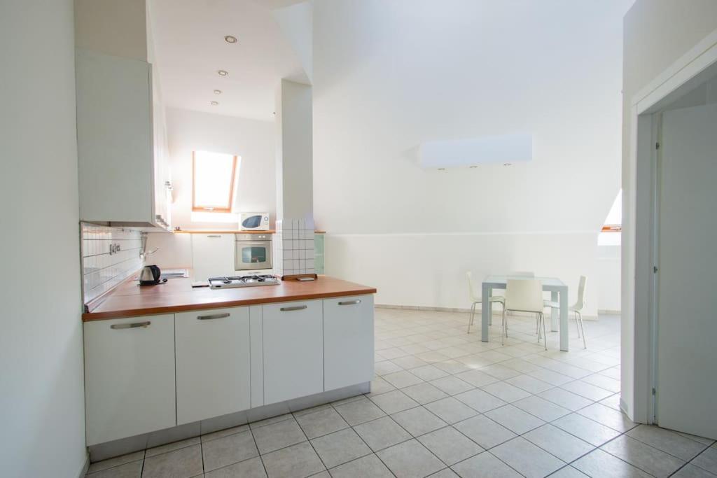 Loft Eugenio - *Large And Bright Apartment* Turin Bagian luar foto
